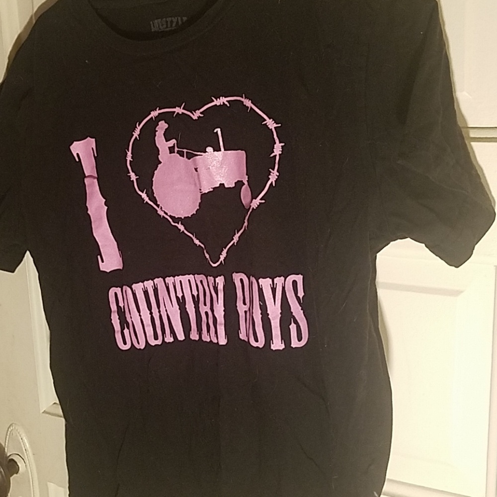 Womens " I heart country boys" tee